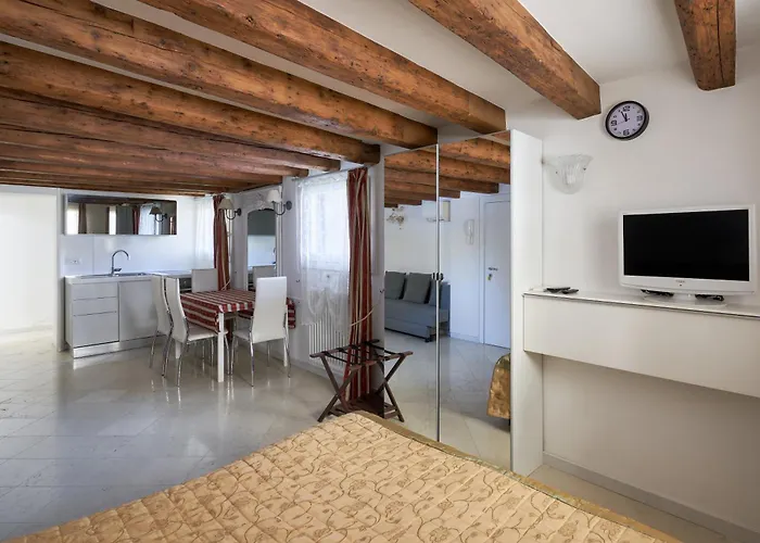 Cannaregio S * البندقية